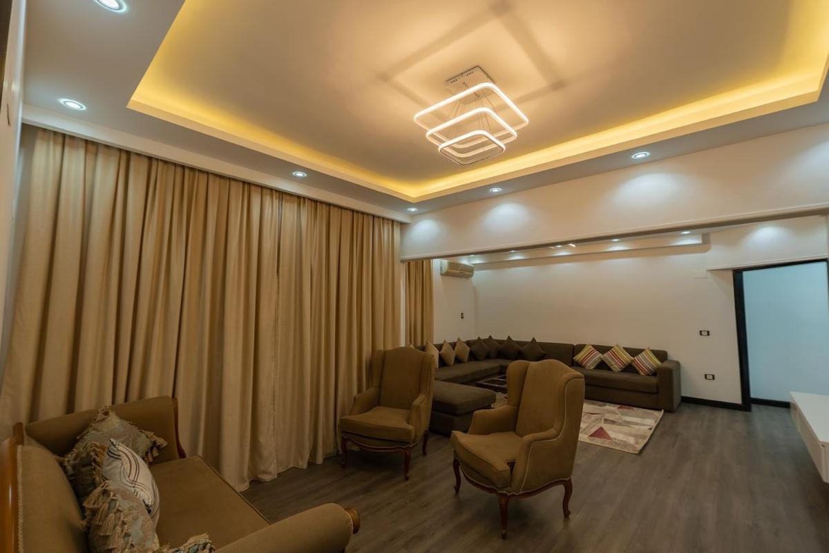 Luxurious 320m2 Balconyview Nile
