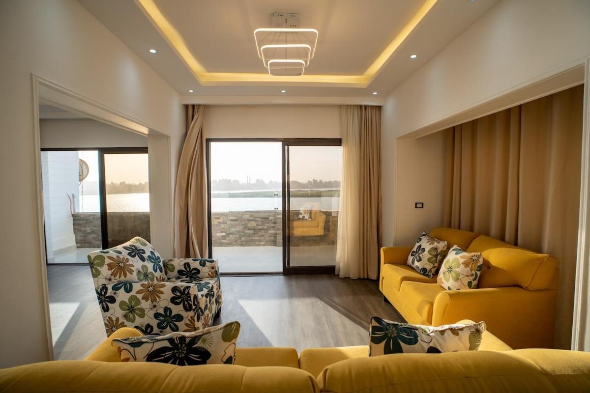 Luxurious 320m2 Balconyview Nile Apartment